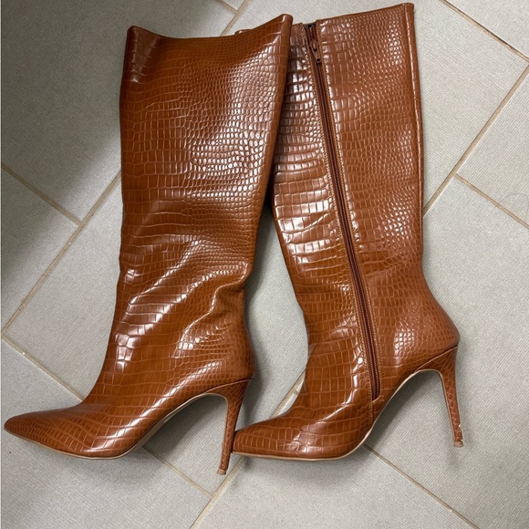 Shoes - Elegant Tan Women's Boots